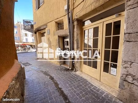 local commercial 103 m²