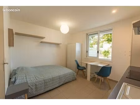 studio neuf équipé 18m²  centre-ville  cuisine intégrée  parking privatif  rdc  accès hand