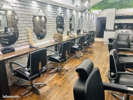 plus qu un salon   une institution