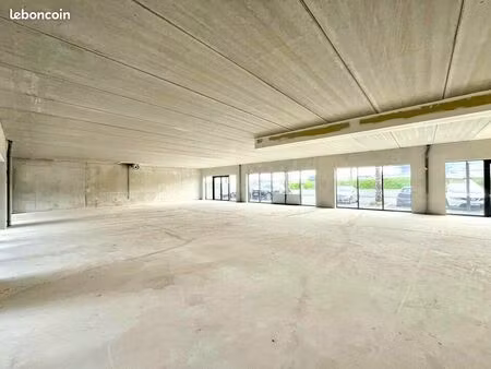 local commercial 290 m² puget sur argens
