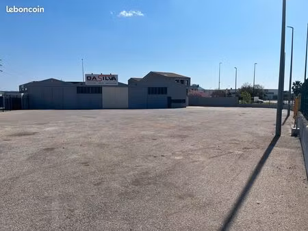 a louer batiment et terrain zi la farlede