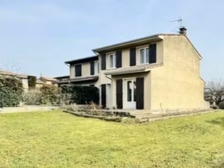 villa 90 m2 idéalement placee