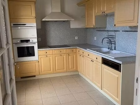 a louer a l'année bel appartement f3 - 65 m2