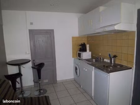 studette meublee entre hyeres et touon