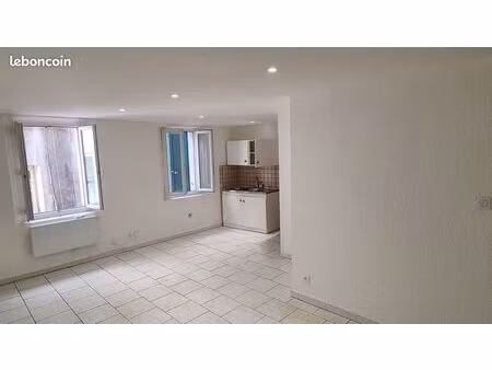 t3 rénové de 57m2 - loué vide - centre la seyne