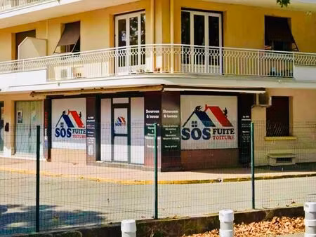 local commercial / bureau avec vitrine