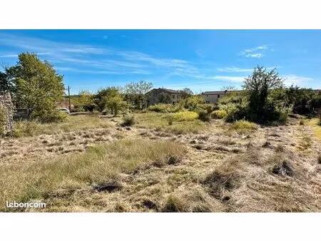 terrain 2 800 m² vagnas