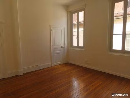 t1 centre ville auxerre