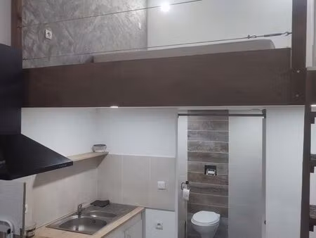 studio meublé refait à neuf centre historique