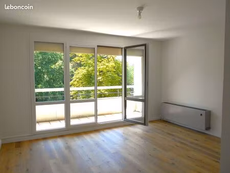 sens  appartement f1 bis dans résidence sécurisée  avec petit garage et cave