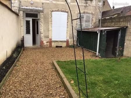 rez de jardin en centre village