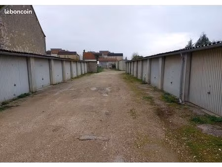 garage/box 13 m² sens