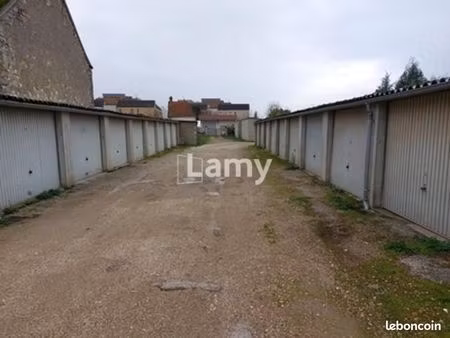 garage/box 15 m² sens