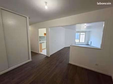 f3  parking en sous-sol  terrasses  entièrement rénové