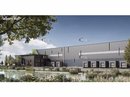 local industriel 77 440 m²