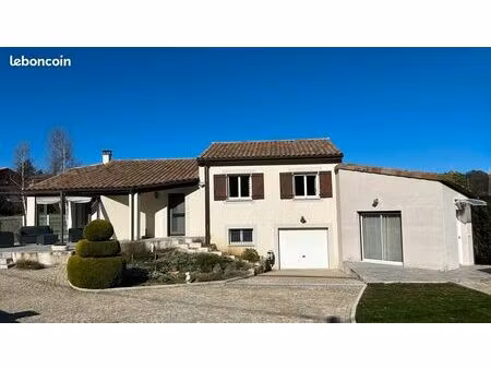 maison avec appartement indépendant 152m2 habitables sur 1668m2de terrain clos et arboré