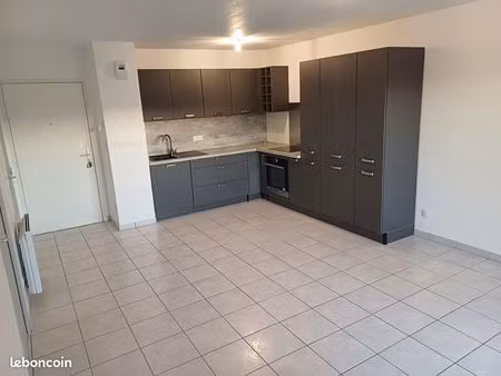brignoles : bel appartement t2 de 40 m² – résidence avec piscine