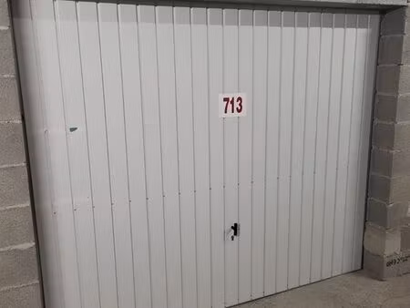 20m² box à louer