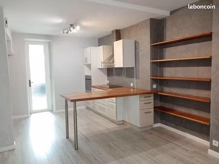 appartement 2 pièces 41 m² à aubenas