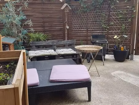 f2 avec terrasse  parking sécurisé