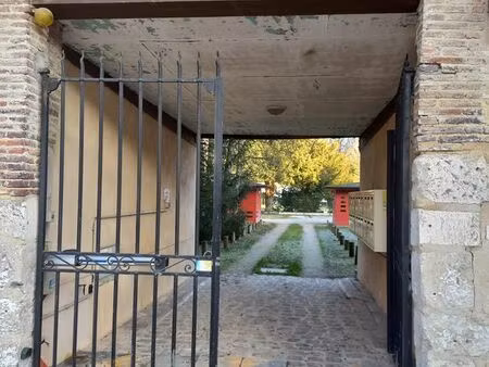 studio dans cv bouchon dans propriété sécurisée