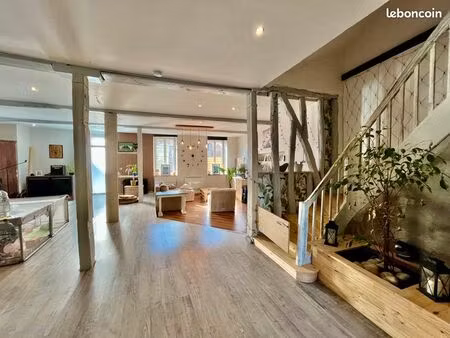 maison de ville 5 pièces 210 m²