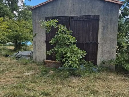 terrain de loisir avec garage
