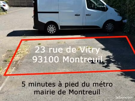 grande place de parking extérieure dans résidence sécurisé