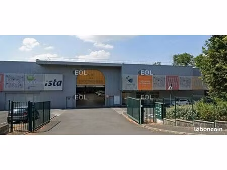 local d'activité 293 m²