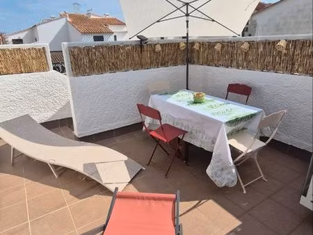 vente appartement port leucate 28 m2 avec grande terrasse accès direct plage