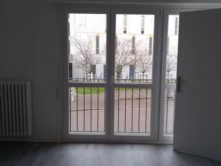 appartement f1 centre ville   place de parking privative