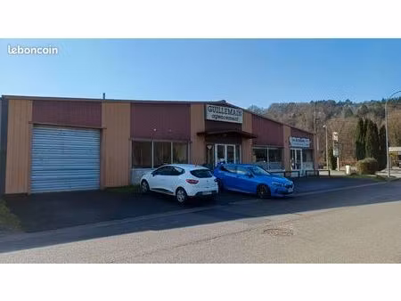 atelier garage commerce parking sanitaires