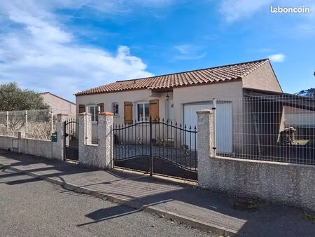 maison 100m2   terrain 450m2  piscine bois