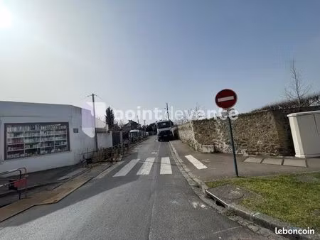 boulangerie/pâtisserie 150 m²