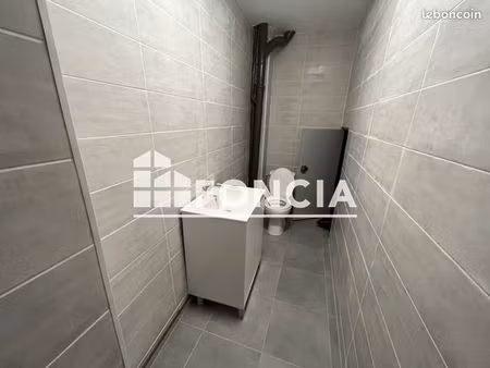 local commercial 63 m²