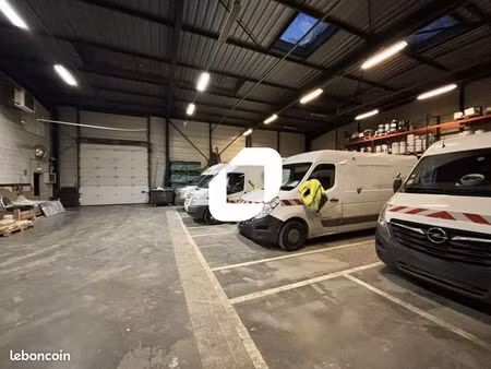 local d'activité 735 m²