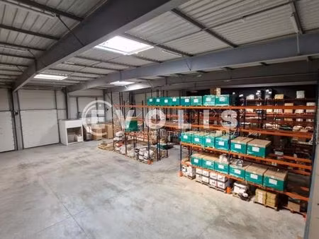 local d'activité 1 808 m²