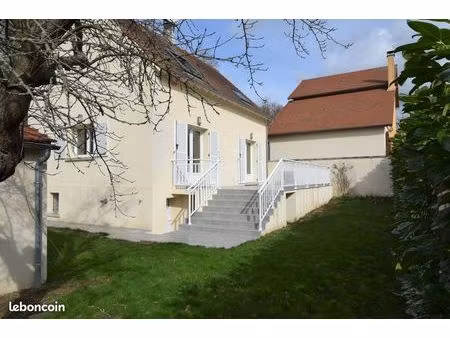 etiolles - maison familiale lumineuse au calme  face à un parc boisé