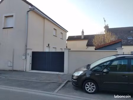 jolie maison de vile