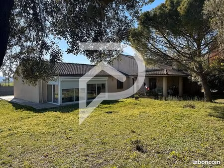 villa 7 pièces 216 m²