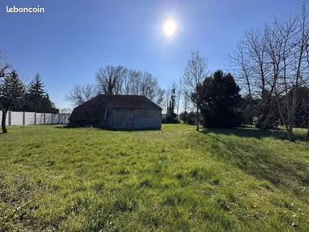 terrain 2831 m² salon