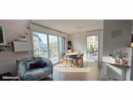 maison sur le toit à puteaux au cœur de l'éco quartier des bergères