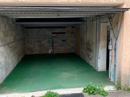 garage /parking 18m2