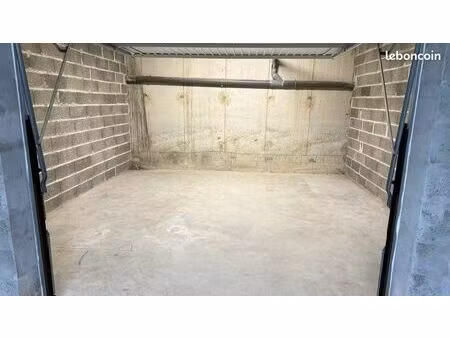 garage fermé et sécurisé