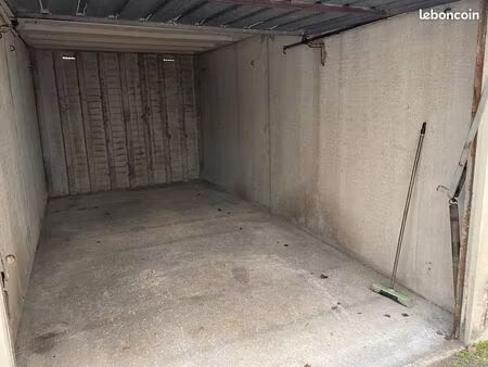 garage/ saint andre les vergers