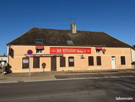 local commercial et appartement 10150 voué rn77