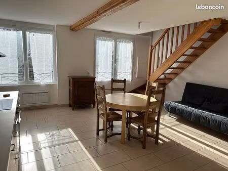 duplex de 60m2 avec terrasse et parkings dans petite copropriété