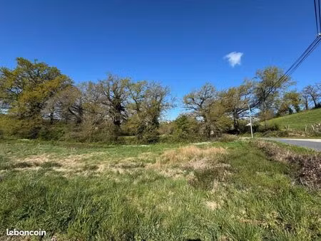 terrain 716 m² montrozier