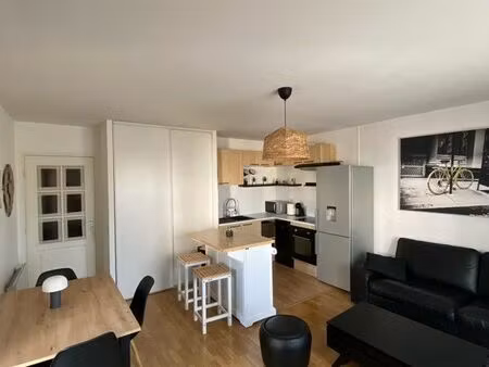 appartement 2 pièces meublées à louer avec 2 balcons et 1 place de parking