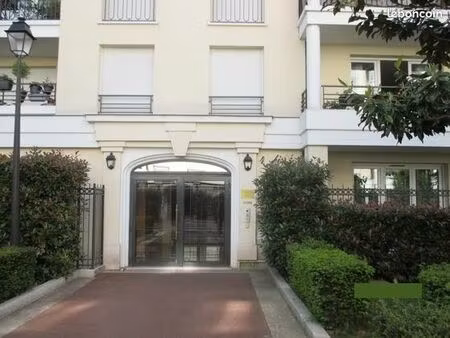 antony – f3 59 m² de standing au calme et sécurisé + parking à 5 min du rer b. 1335e cc